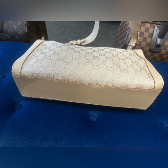 Gucci Beige Monogram Canvas Shoulder Bag - Picture 6 of 14